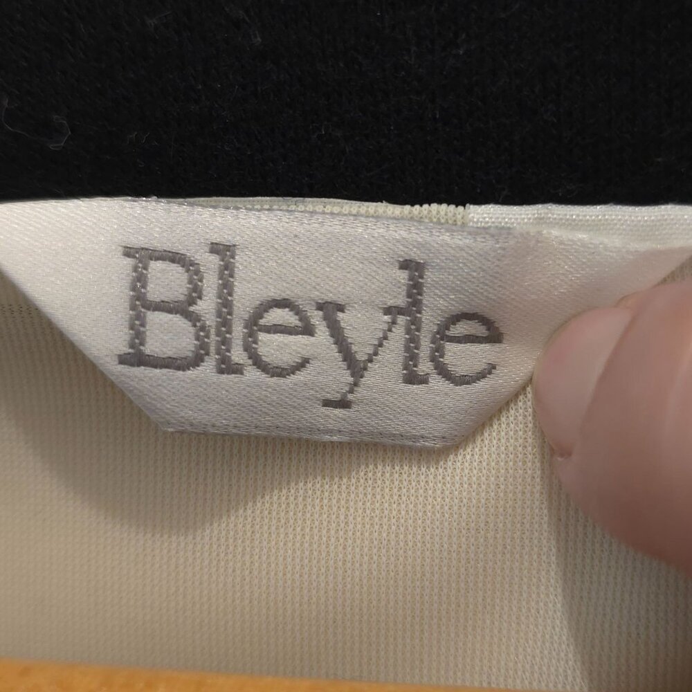 Vintage Bleyle Cream & Black Cardigan Sweater 100% Pure Wool Women's - Picture 4 of 13